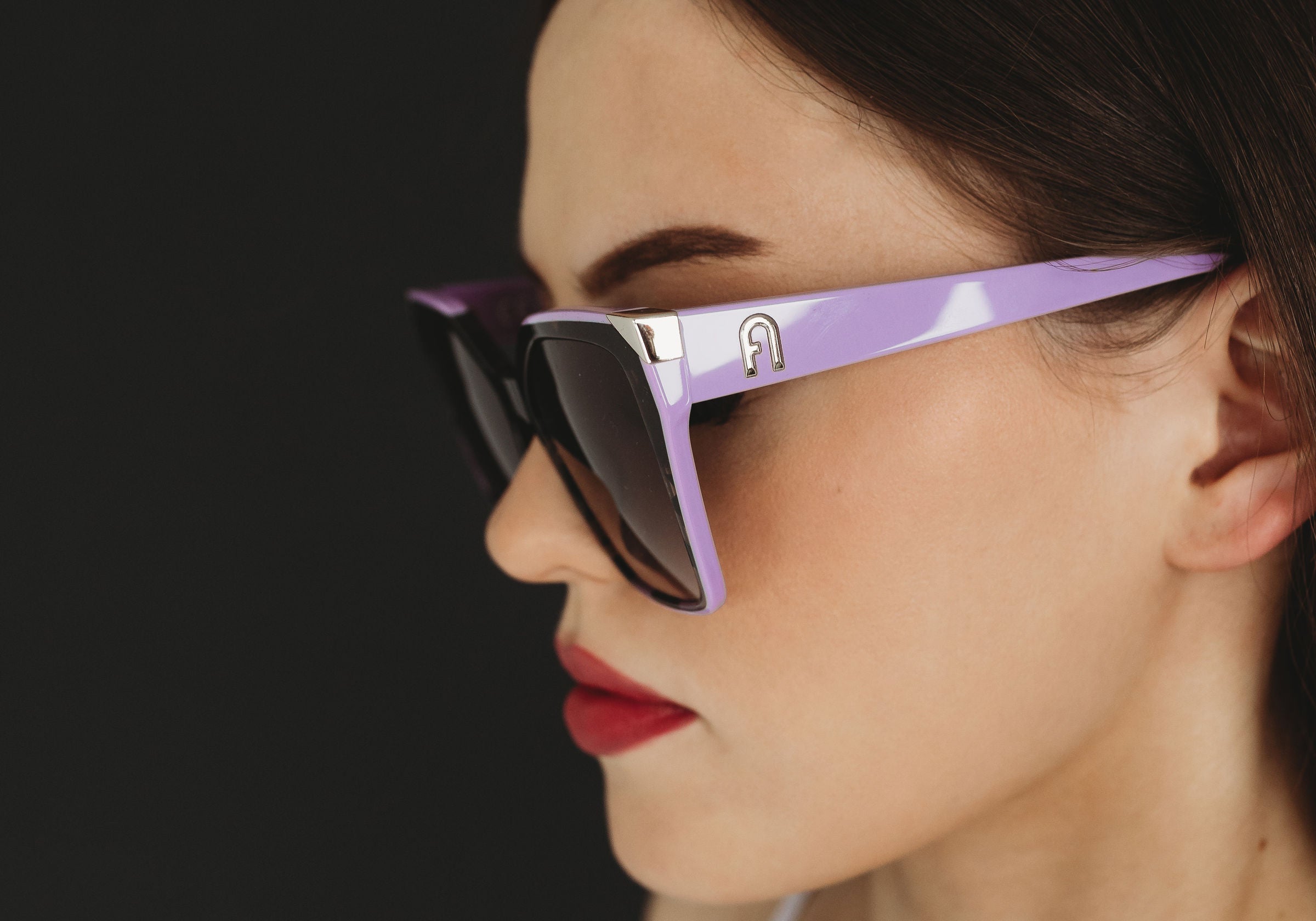 What Sunglasses Are in Fashion This Year?