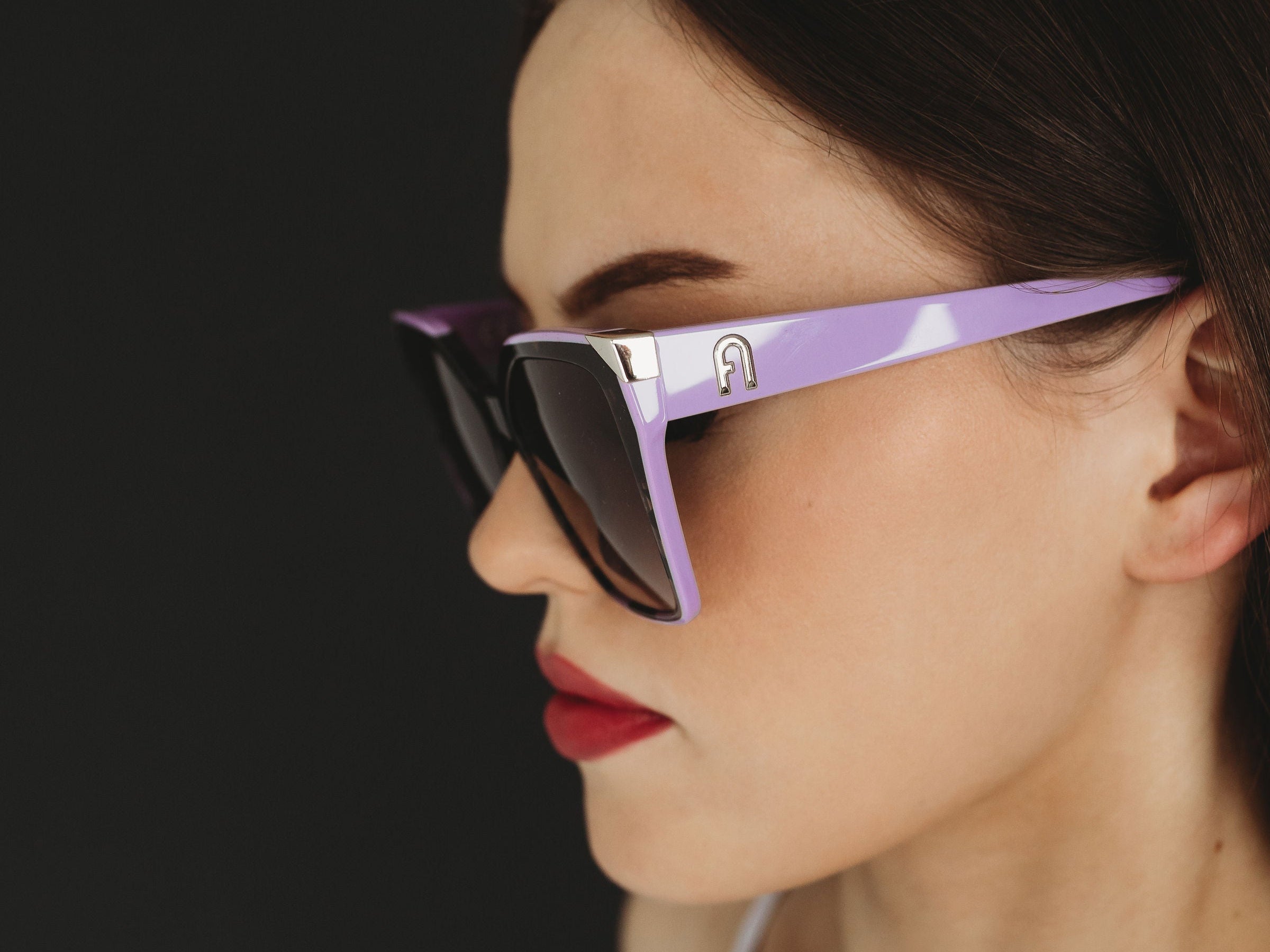 What Sunglasses Are in Fashion This Year?